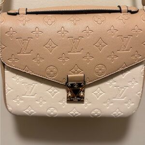 NWOT Beige and Cream Women's Bag - never worn!